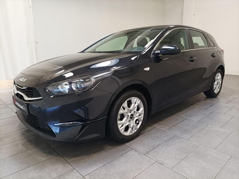 Gebraucht Kia Ceed Vision 160 PS (117 kW) 2023 Schwarz Kleinwagen