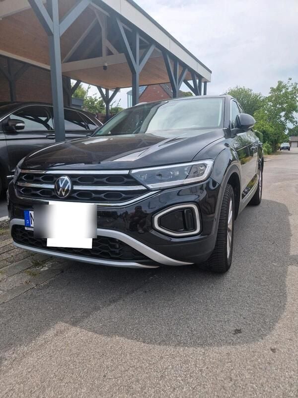 Schwarz Gebraucht 2023 VW T-Roc Style SUV | 20.250 € (Superpreis) - Bild 1/4