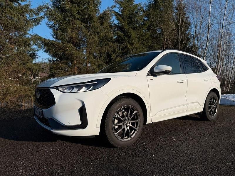 Weiß Gebraucht 2025 Ford Kuga ST-Line SUV | 29.900 € (Superpreis) - Bild 1/4