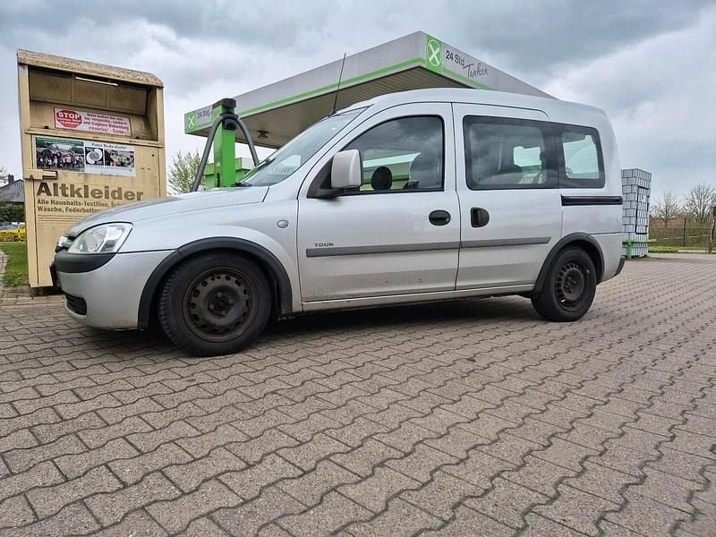 Usata Opel Combo 75 CV (55 kW) 2003 Argento Monovolume