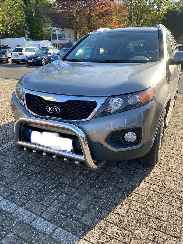 Grau Gebraucht 2010 Kia Sorento SUV | 6.300 € (Superpreis) - Bild 1/4