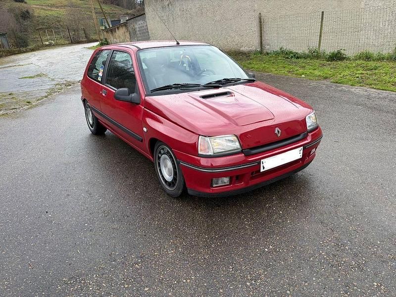 Gebraucht Renault Clio 75 PS (55 kW) 1995 Rot Kleinwagen
