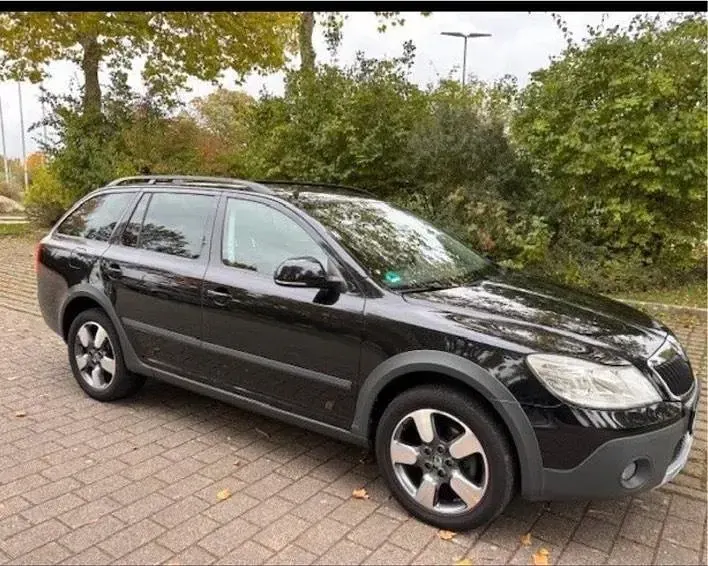 Gebraucht Skoda Octavia Scout 140 PS (102 kW) 2012 Schwarz Kombi