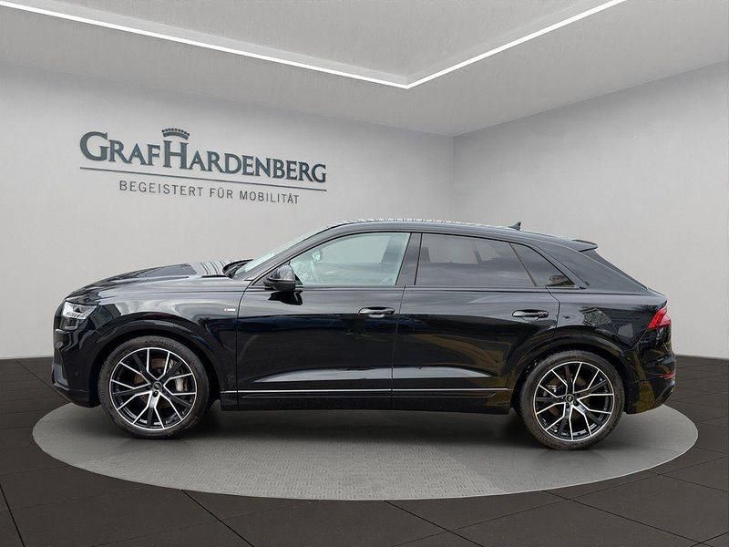 Gebraucht Audi Q8 Ambiente 340 PS (250 kW) 2022 Mythosschwarz metallic SUV