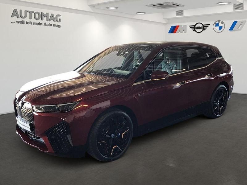 Rot Gebraucht 2023 BMW iX Sport Line SUV | 82.990 € (Etwas zu teuer) - Bild 1/4