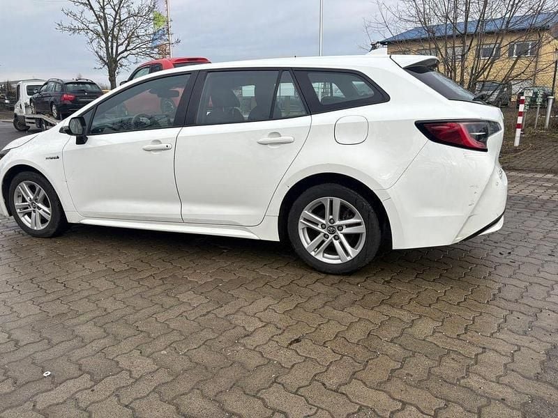Gebraucht Toyota Corolla Hybrid Comfort 98 PS (72 kW) 2019 Weiß Limousine