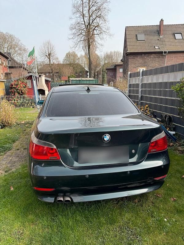 Gebraucht BMW 525 218 PS (160 kW) 2005 Grün Limousine