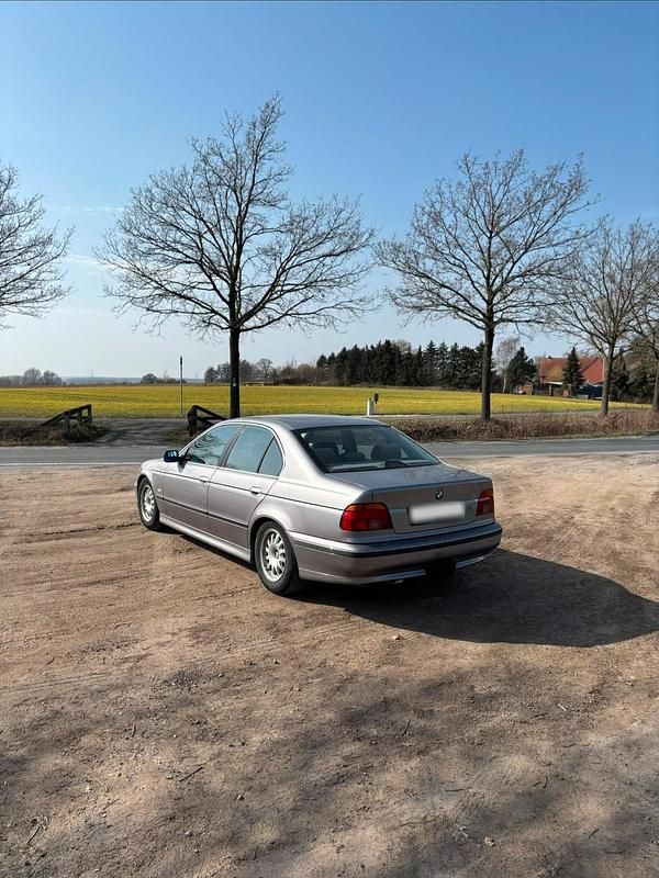 Gebraucht BMW 523 170 PS (125 kW) 1998 Silber Limousine