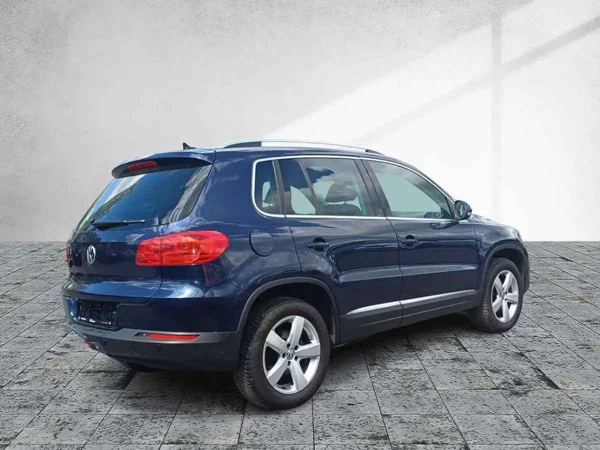 Gebraucht VW Tiguan Sportline 140 PS (102 kW) 2012 Night blue metallic, night blu SUV