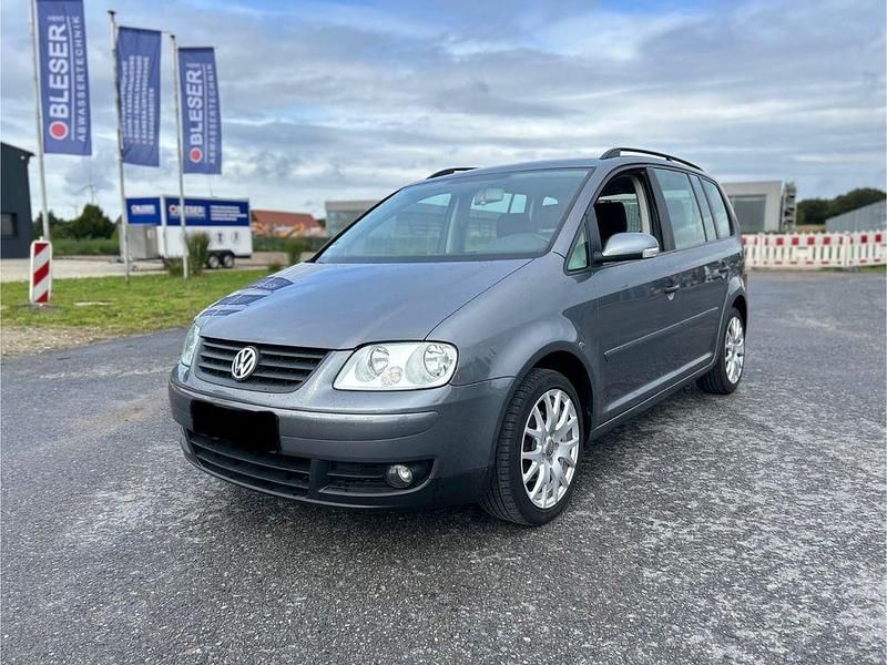 Grau Gebraucht 2005 VW Touran Basis Van / Kleinbus | 2.849 € (Fairer Preis) - Bild 1/4