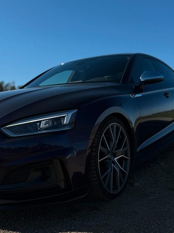 Schwarz Gebraucht 2019 Audi A5 Basis Limousine | 29.850 € (Fairer Preis) - Bild 1/4