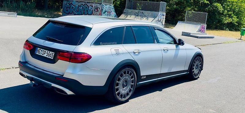 Gebraucht Mercedes E220 194 PS (142 kW) 2017 Grau Limousine