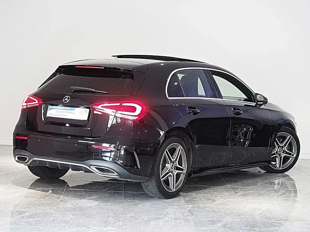 Gebraucht Mercedes A180 AMG 116 PS (85 kW) 2018 Schwarz Limousine