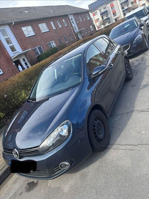 Gebraucht VW Golf VI Team 105 PS (77 kW) 2010 Blau Kleinwagen