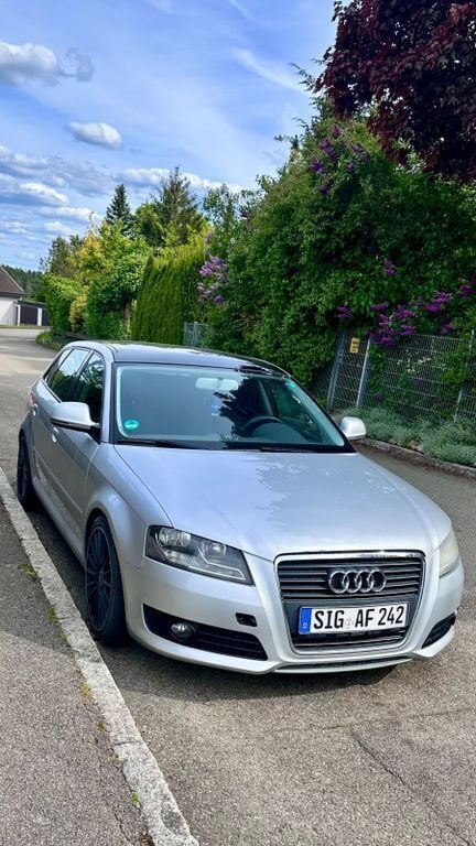 Grau Gebraucht 2009 Audi A3 Sport Limousine | 3.000 € (Superpreis) - Bild 1/4