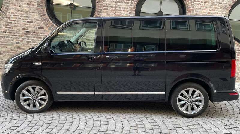 Schwarz Gebraucht 2018 VW T6 Highline Van | 40.900 € (Fairer Preis) - Bild 1/4