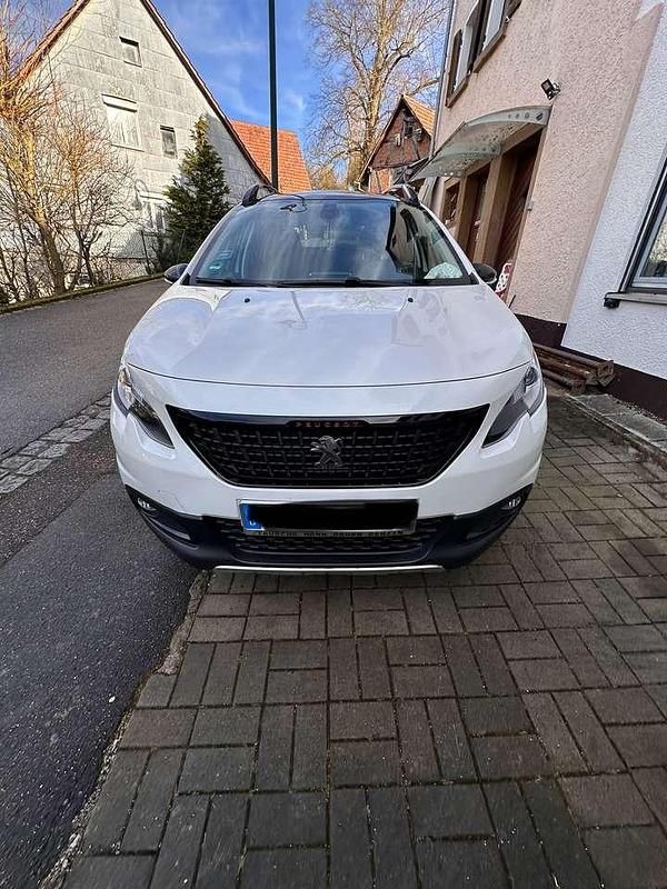 Weiß Gebraucht 2019 Peugeot 2008 GT SUV | 11.000 € (Superpreis) - Bild 1/4