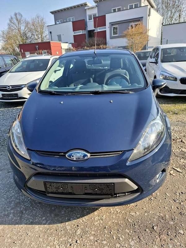 Gebraucht Ford Fiesta Ambiente 60 PS (44 kW) 2009 Blau Kleinwagen