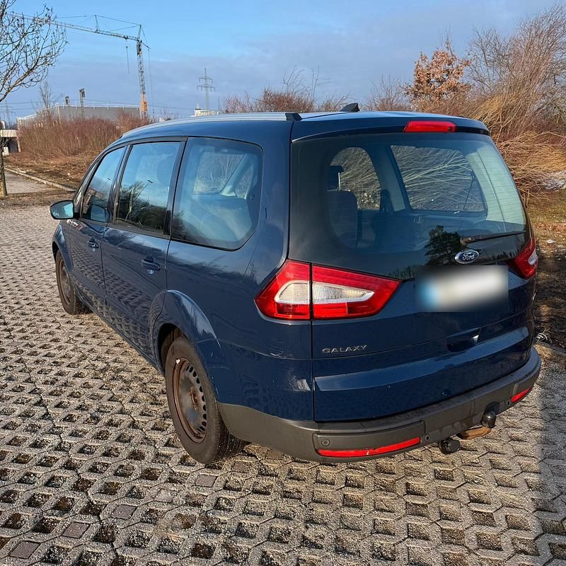 Gebraucht Ford Galaxy 163 PS (119 kW) 2011 Blau Van / Kleinbus