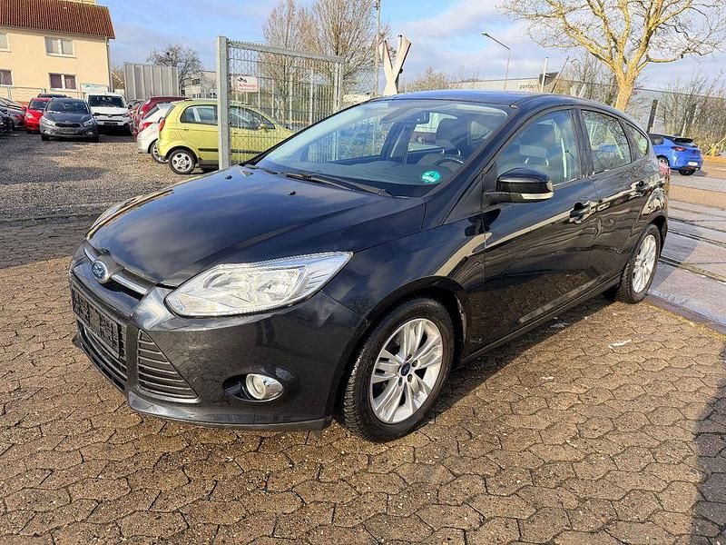 Gebraucht Ford Focus Trend 95 PS (69 kW) 2011 Schwarz Limousine
