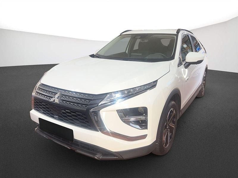 Weiß Gebraucht 2022 Mitsubishi Eclipse Cross Basis SUV | 20.990 € (Superpreis) - Bild 1/4