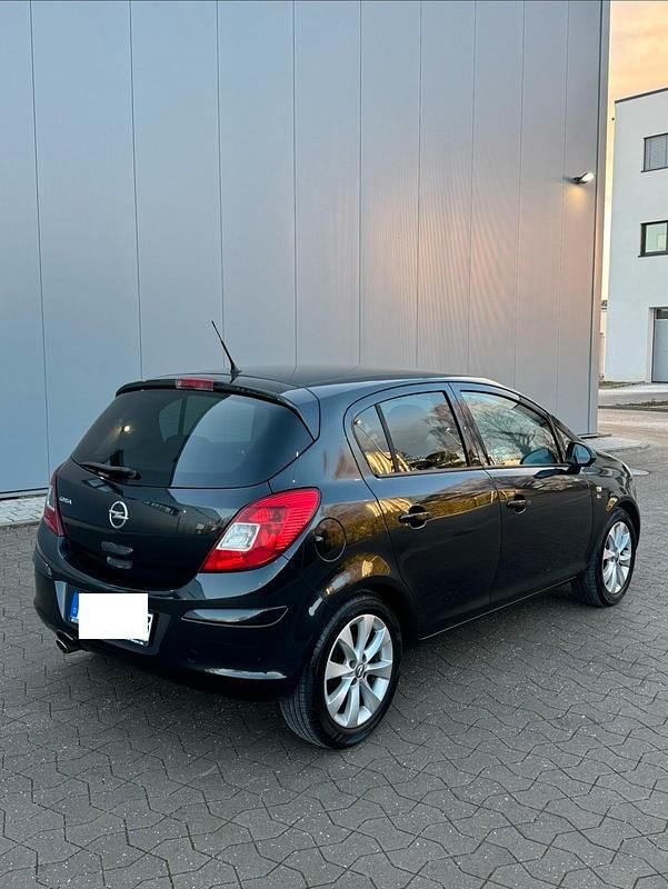 Gebraucht Opel Corsa 101 PS (74 kW) 2012 Schwarz Kleinwagen