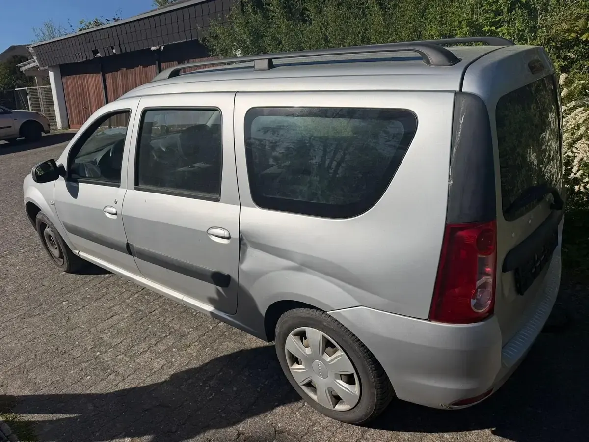 Second-hand Dacia Logan 105 CP (77 kW) 2012 Argintiu Berlinǎ