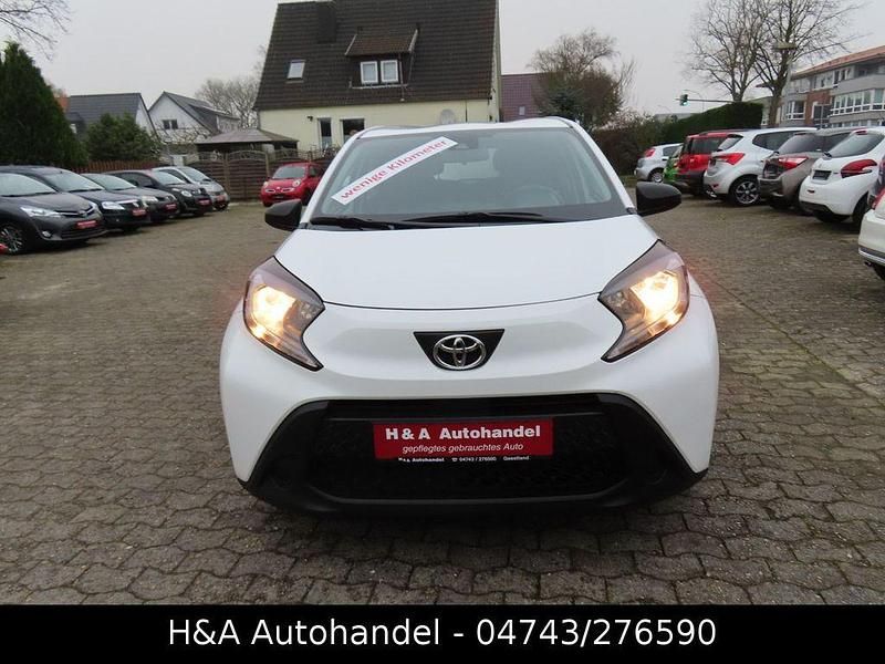 Weiß Gebraucht 2022 Toyota Aygo X Basis SUV | 11.499 € (Guter Preis) - Bild 1/4
