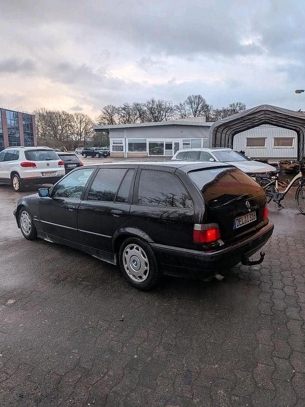 Gebraucht BMW 316 102 PS (75 kW) 1997 Schwarz Kombi