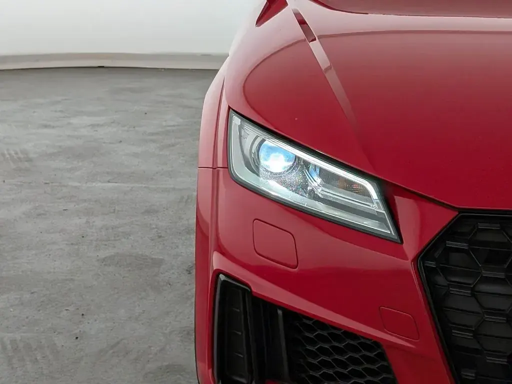Używany Audi TT Ambiente 245 KM (180 kW) 2021 Czerwony Coupe