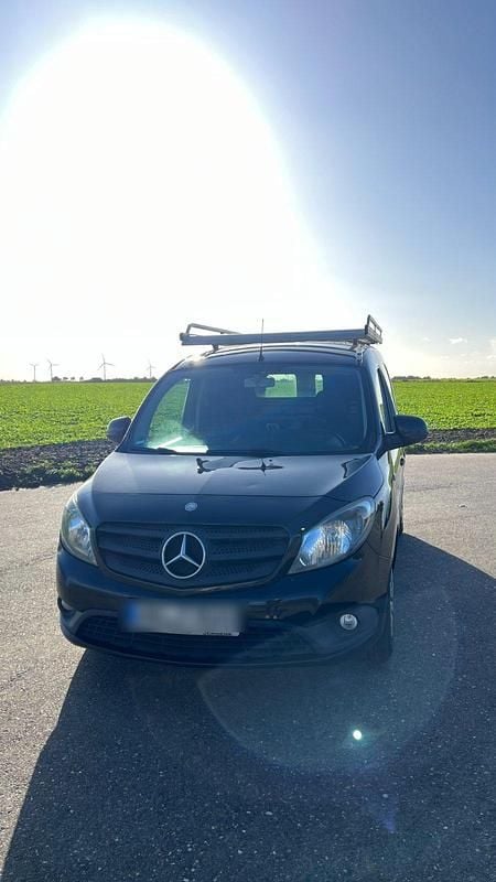 Schwarz Gebraucht 2015 Mercedes Citan 111 Limousine | 6.190 € (Guter Preis) - Bild 1/4
