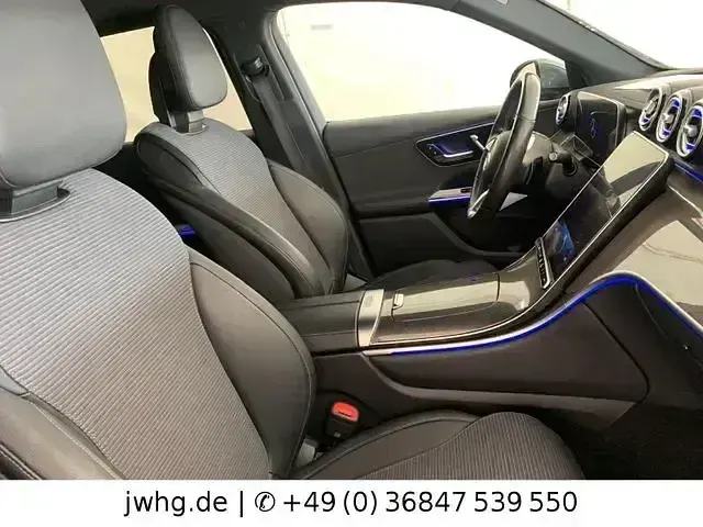 Gebraucht Mercedes GLC220 Advanced 197 PS (144 kW) 2023 Selenitgrau (metallic) SUV