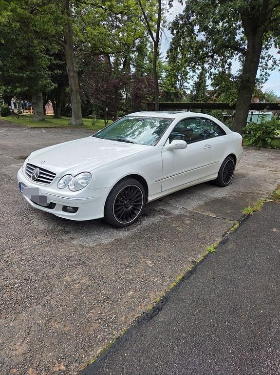 Weiß Gebraucht 2008 Mercedes CLK350 Coupé | 11.999 € (Fairer Preis) - Bild 1/4