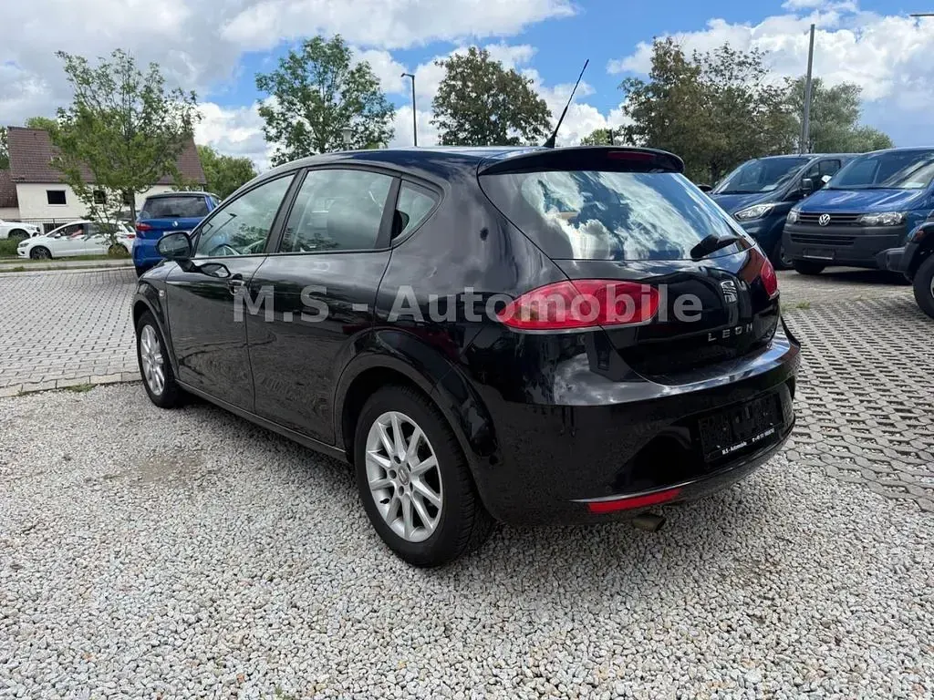 Gebraucht Seat Leon Style 105 PS (77 kW) 2011 Schwarz Kleinwagen