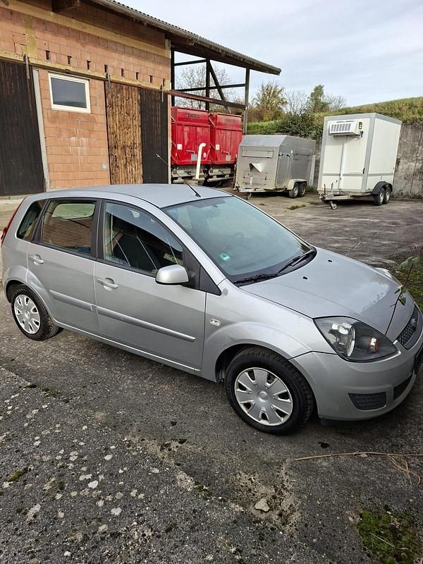 Silber Gebraucht 2008 Ford Fiesta Style Kleinwagen | 3.000 € (Teuer) - Bild 1/4
