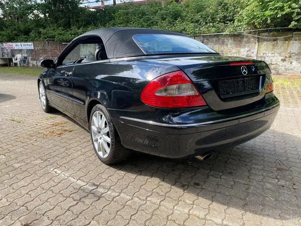 Gebraucht Mercedes CLK200 Avantgarde 184 PS (135 kW) 2007 Schwarz Cabrio