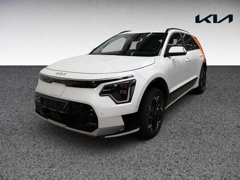 Weiß Gebraucht 2024 Kia e-Niro Inspiration SUV | 31.420 € (Etwas zu teuer) - Bild 1/4