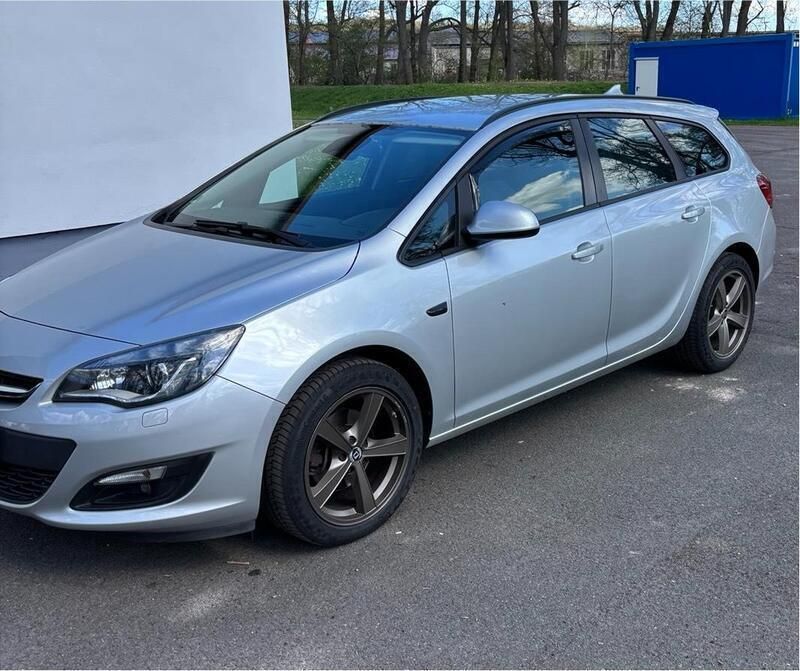 Silber Gebraucht 2014 Opel Astra Eco Kombi | 5.170 € (Fairer Preis) - Bild 1/4