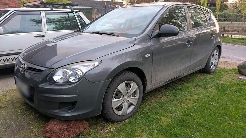 Gebraucht Hyundai i30 109 PS (80 kW) 2010 Grau Limousine