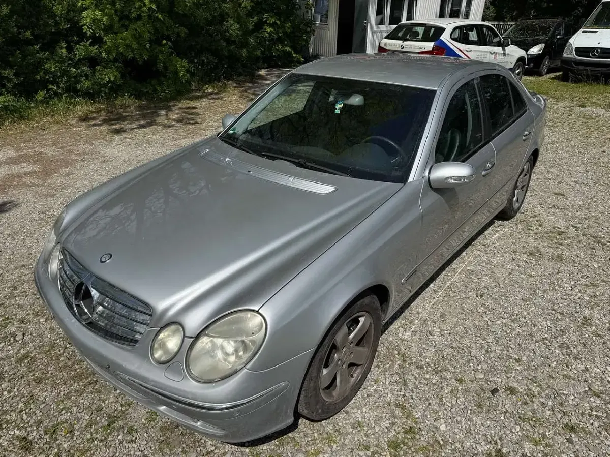 Gebraucht Mercedes E320 Elegance 224 PS (164 kW) 2003 Silber Limousine