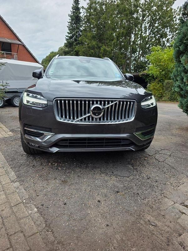 Grau Gebraucht 2023 Volvo XC90 Ultimate SUV | 47.500 € (Superpreis) - Bild 1/4