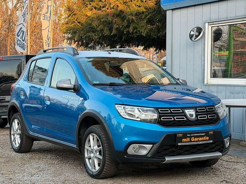 Gebraucht Dacia Sandero Prestige 90 PS (66 kW) 2017 Blau Limousine
