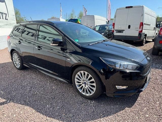 Gebraucht Ford Focus ST-Line 140 PS (102 kW) 2018 Dynamicblau metallic Limousine