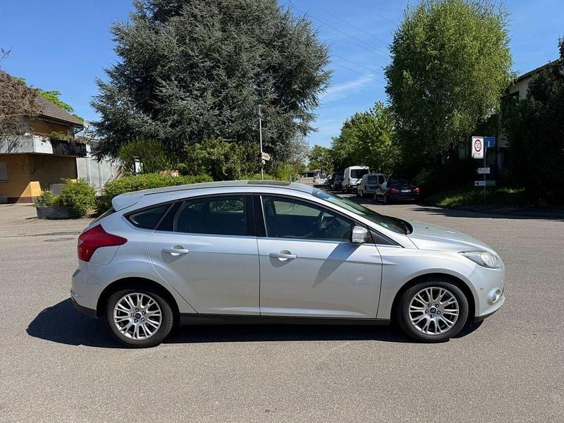 Second-hand Ford Focus Titanium 116 CP (85 kW) 2012 Argintiu Berlinǎ