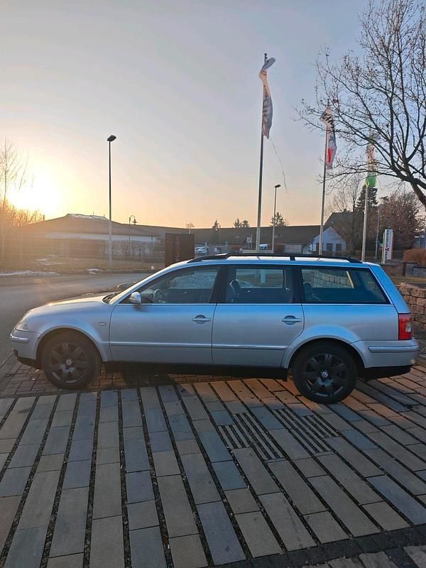 Gebraucht VW Passat Highline 150 PS (110 kW) 2001 Silber Kombi