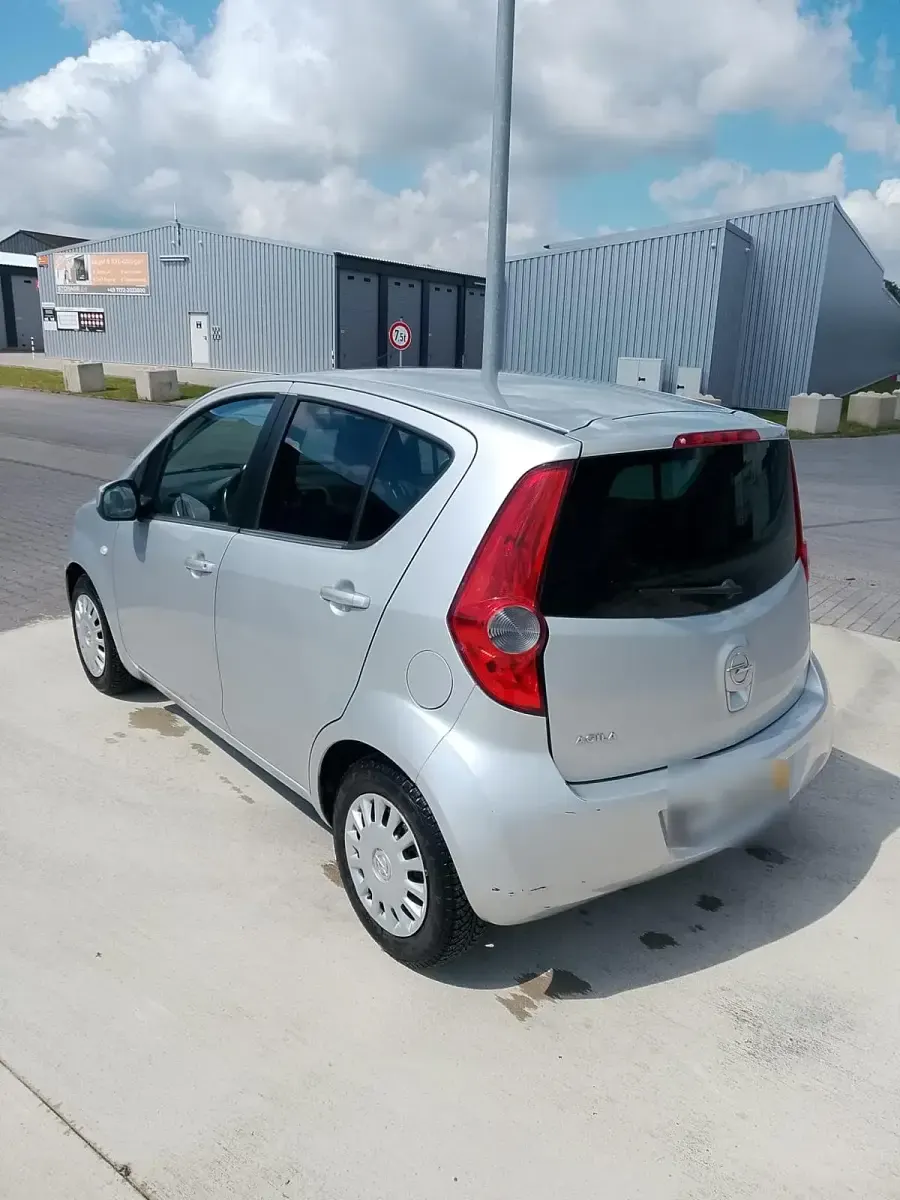 Gebraucht Opel Agila Edition 94 PS (69 kW) 2011 Silber Kleinwagen