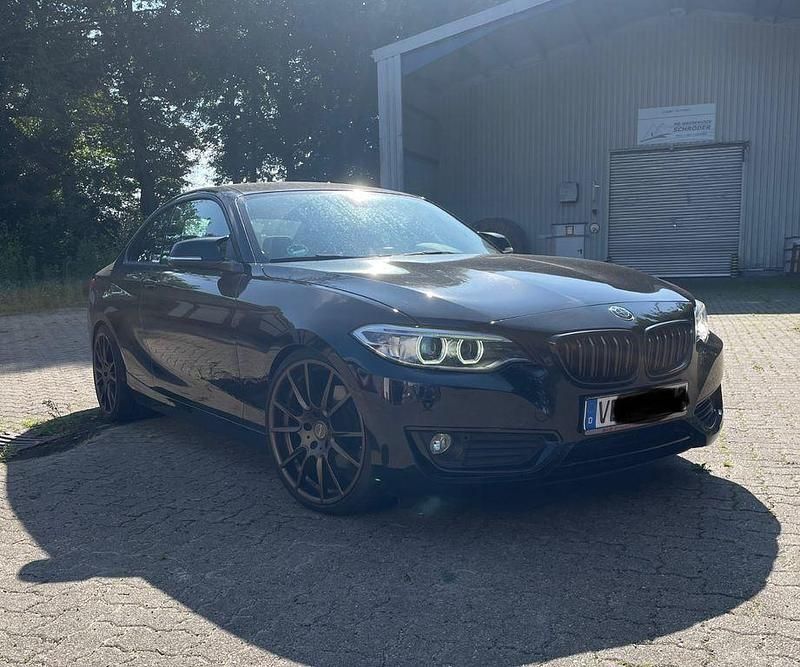 Schwarz Gebraucht 2016 BMW 220 Sport Line Coupé | 17.499 € (Fairer Preis) - Bild 1/4