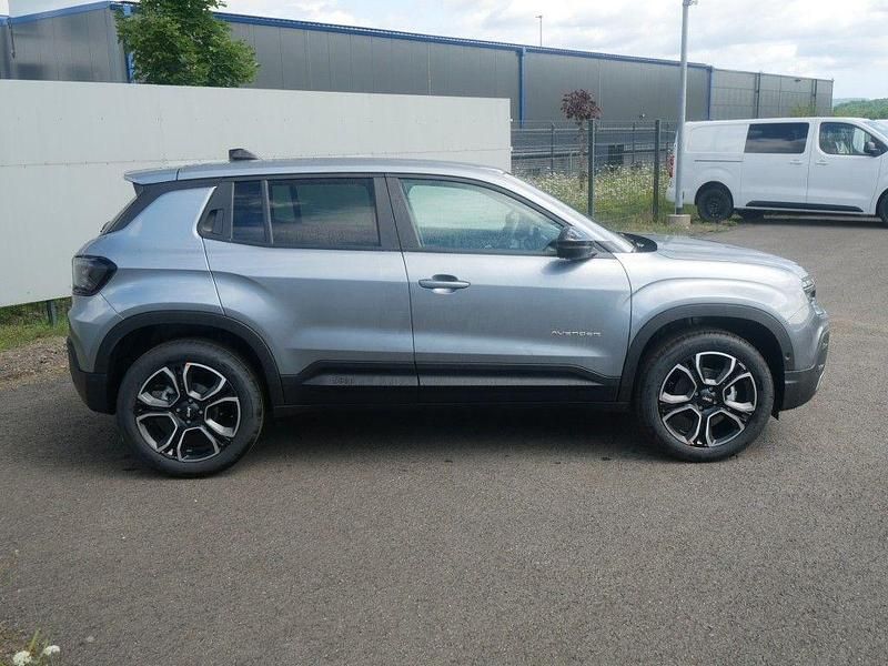 Neu Jeep Avenger Summit 101 PS (74 kW) 2025 Schwarz SUV