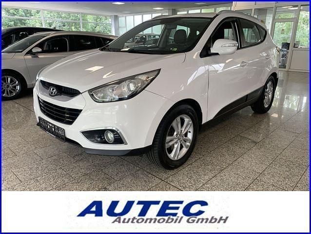 Weiss Gebraucht 2011 Hyundai Tucson Style SUV | 3.690 € (Teuer) - Bild 1/4