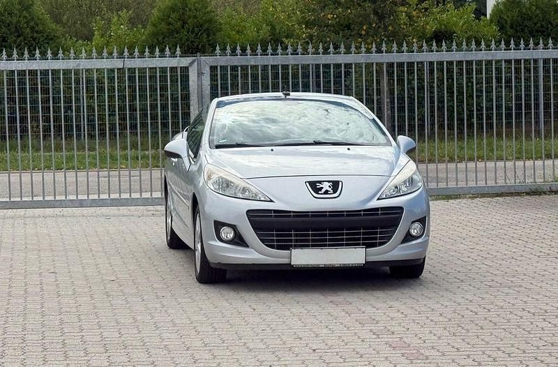 Grau Gebraucht 2011 Peugeot 207 CC Premium Cabrio | 3.490 € (Fairer Preis) - Bild 1/4